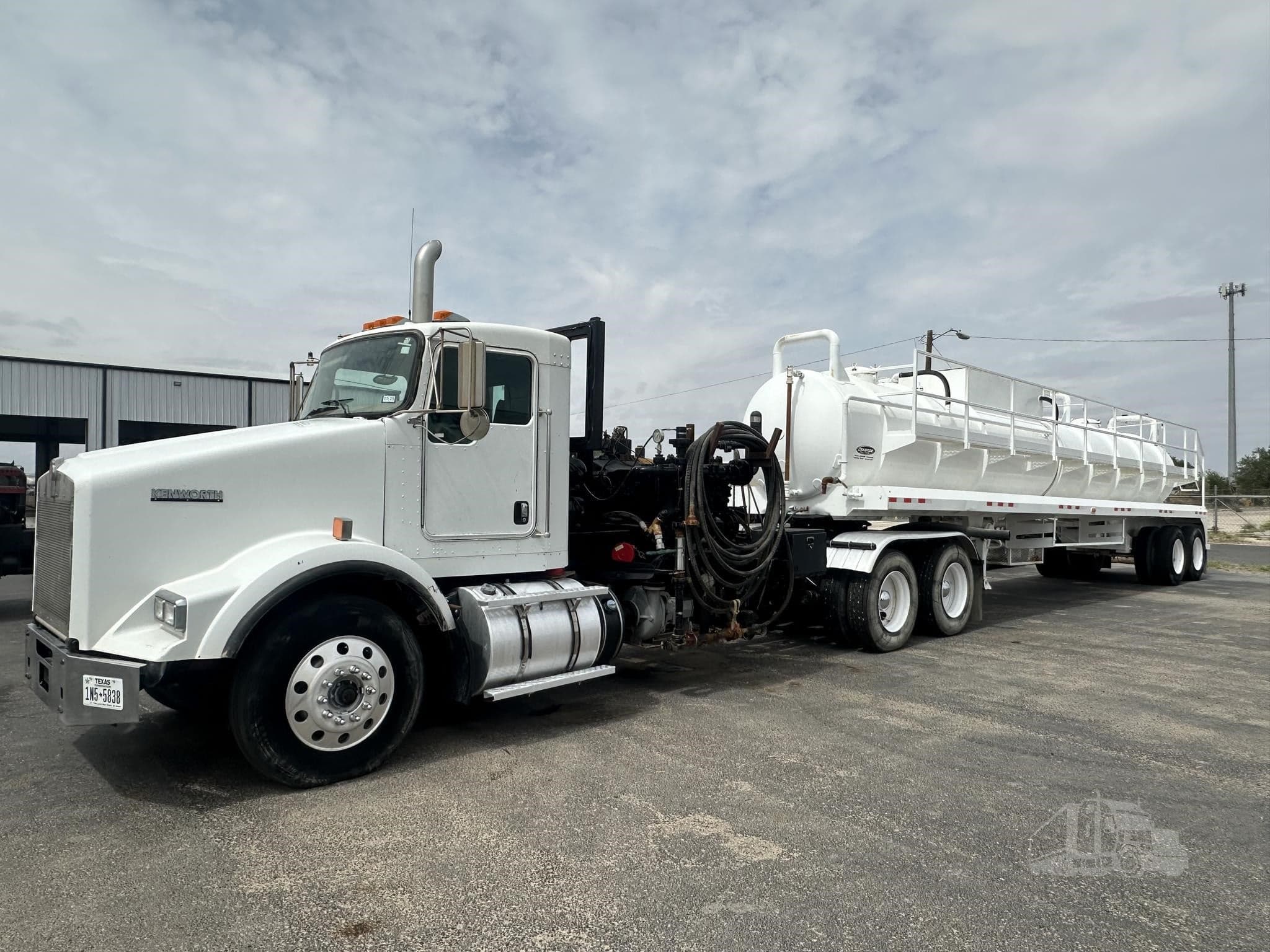 2012 Kenworth T800 - Photo 1