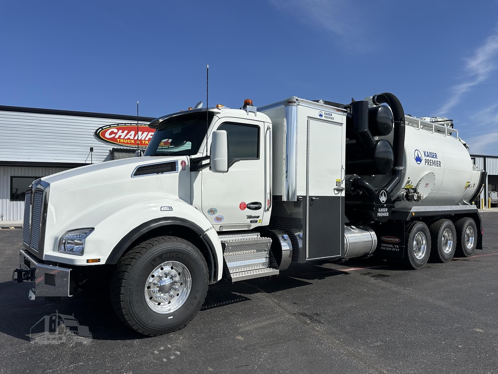 2027 Kenworth T800 - Photo 1