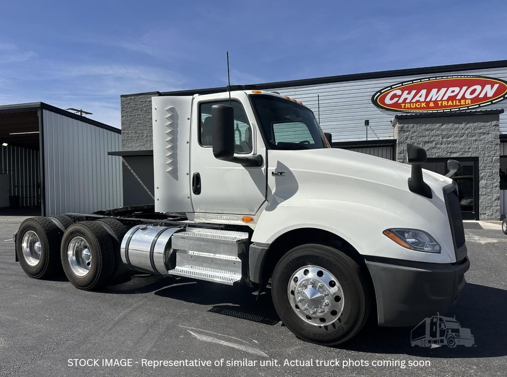 2019 International LT - Photo 1